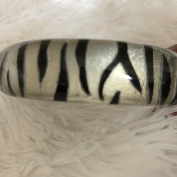 Zebra print bracelet - Picture 4 of 6